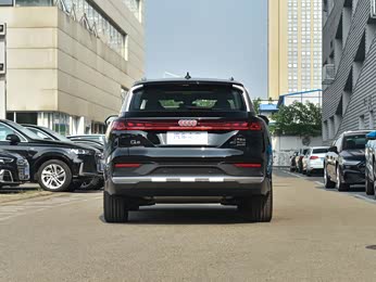 奥迪q6 2023款 40 tfsi quattro 观云型 羽林套装