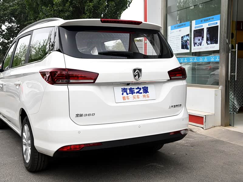 上汽通用五菱 宝骏360 2018款 1.5l 手动精英型