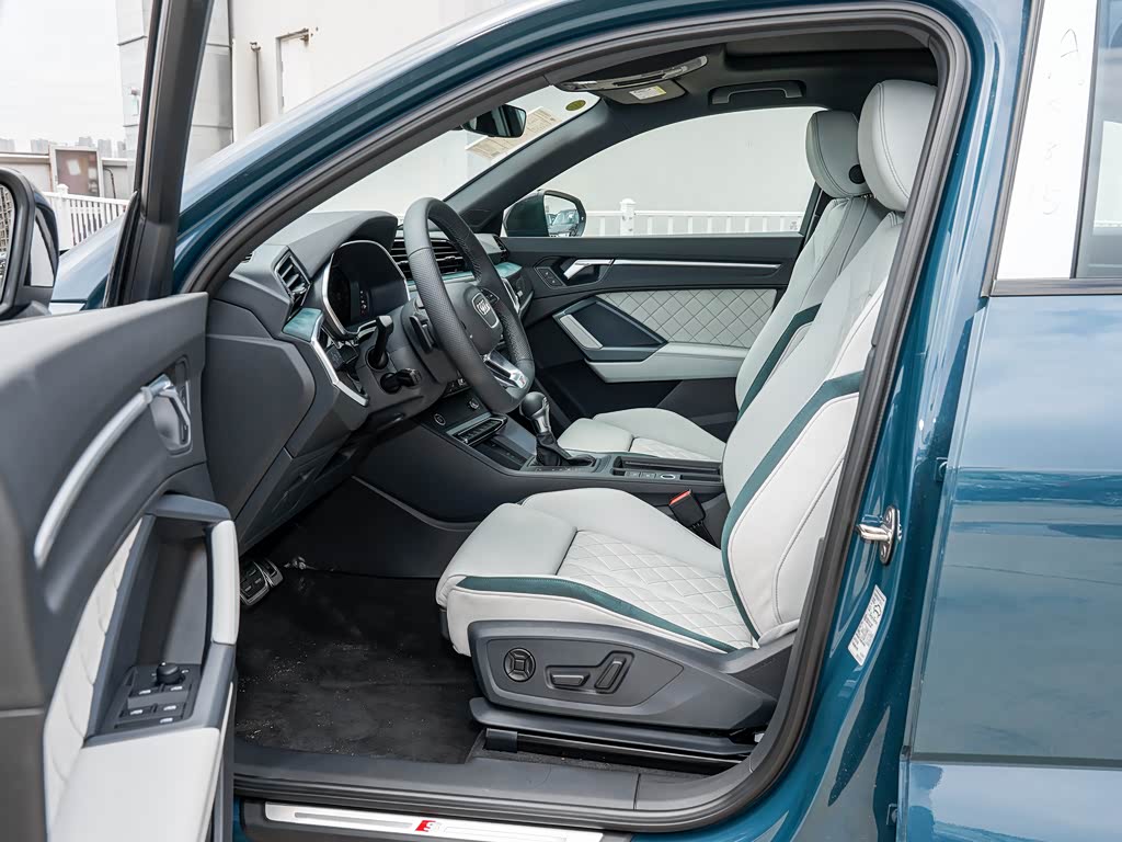 一汽奥迪 奥迪q3 sportback 2024款 45 tfsi quattro 上市特别版