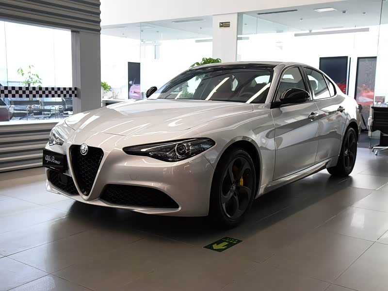 阿尔法·罗密欧 giulia 2020款 2.0t 280hp 豪华版