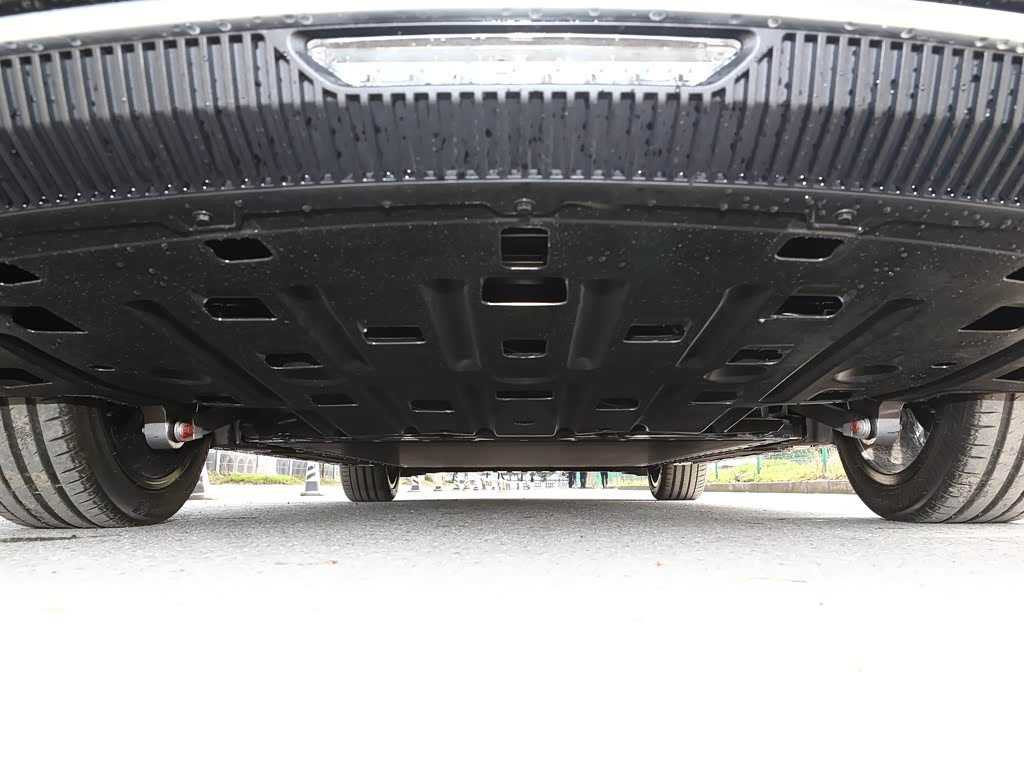 比亚迪 汉 2023款 ev 冠军版 610km四驱旗舰型