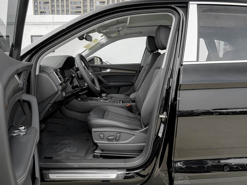 一汽奥迪 奥迪q5l 2021款 45 tfsi 豪华致雅型