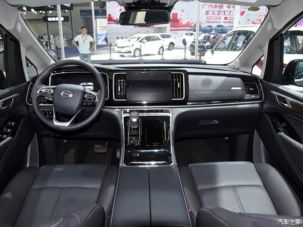 传祺m8热销中目前售价1798万元起