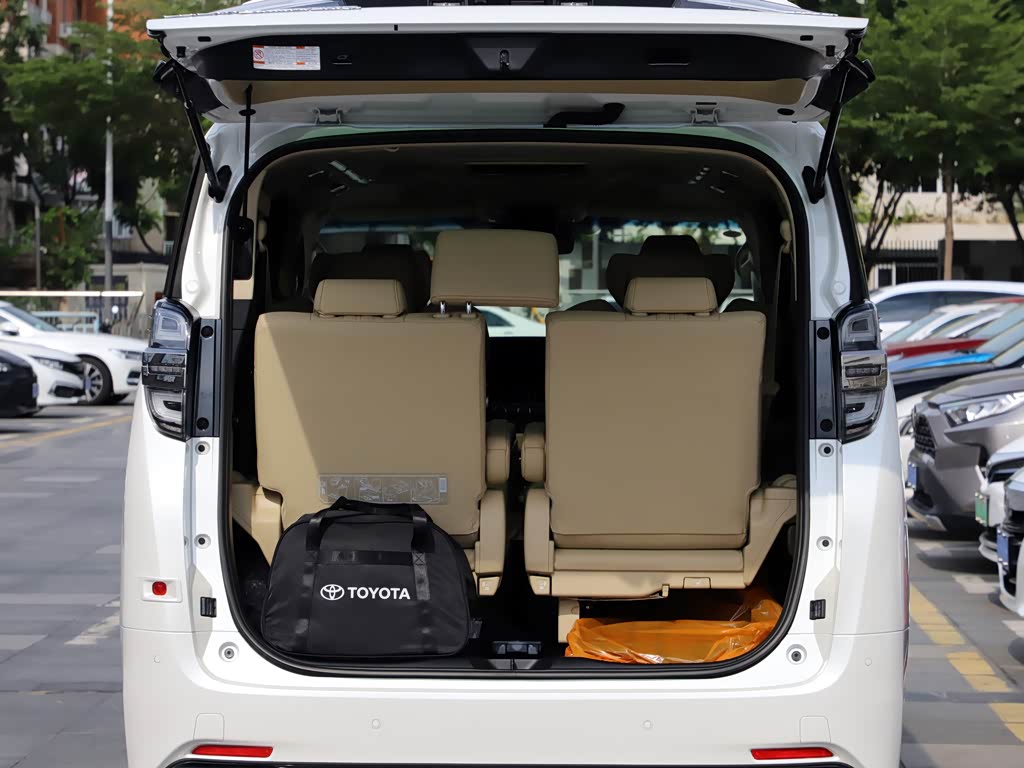 丰田(进口) 威尔法 2021款 皇冠 双擎 2.5l hv尊贵版