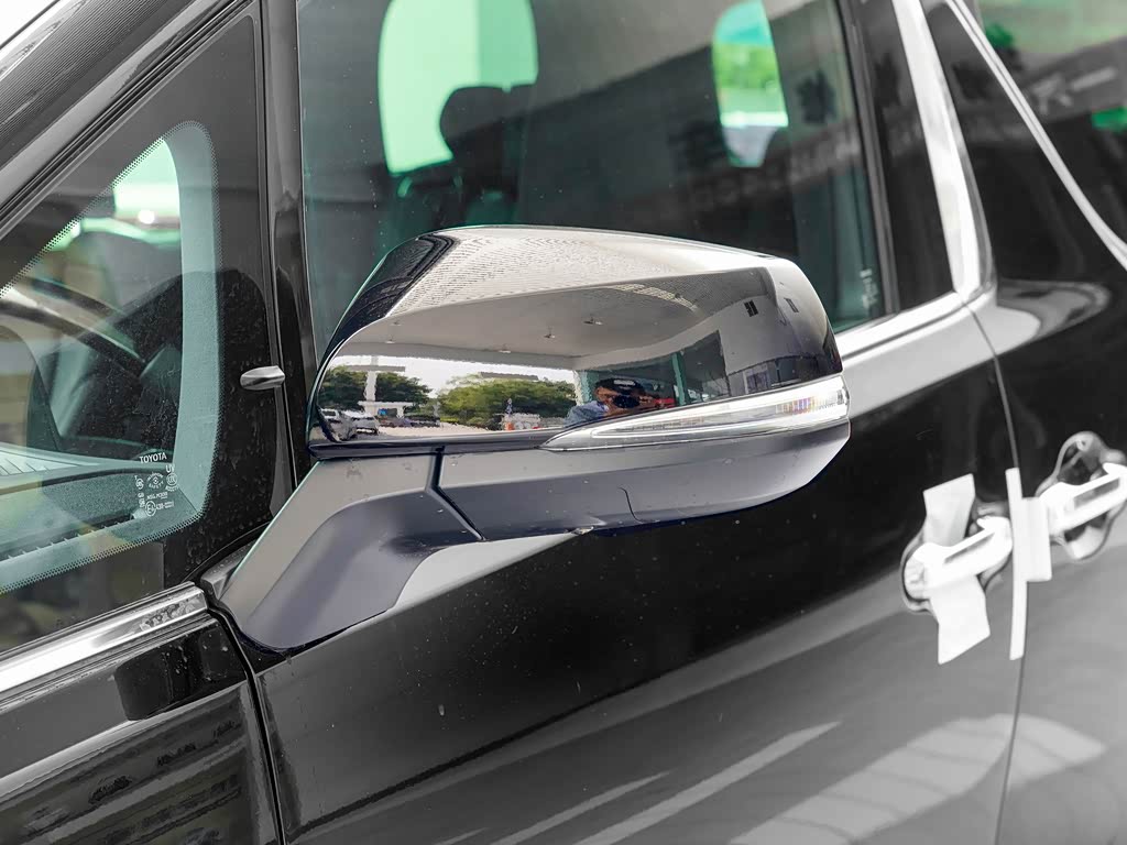 丰田(进口) 威尔法 2021款 皇冠 双擎 2.5l hv至尊版