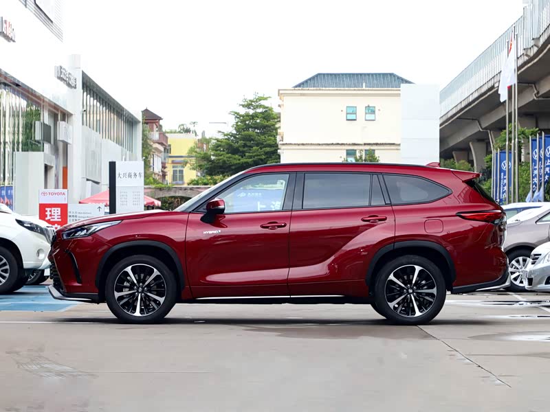 一汽丰田 皇冠陆放 2021款 2.5l hev四驱旗舰版