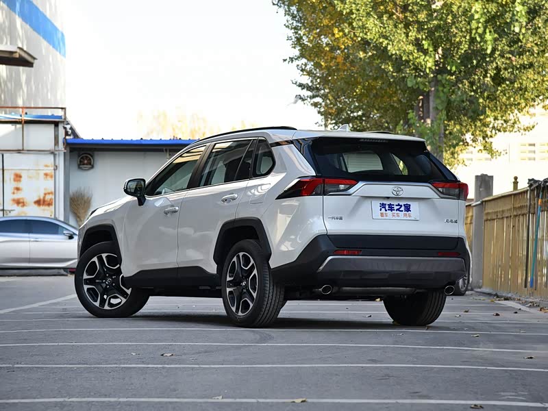 一汽丰田 rav4荣放 2020款 2.0l cvt两驱尊贵版