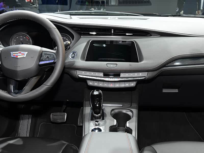 上汽通用凯迪拉克 凯迪拉克xt4 2021款 28t 四驱铂金运动版 中控方向