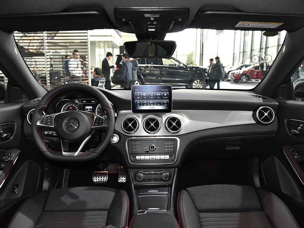 奔驰(进口) 奔驰cla级 2018款 cla 220 4matic