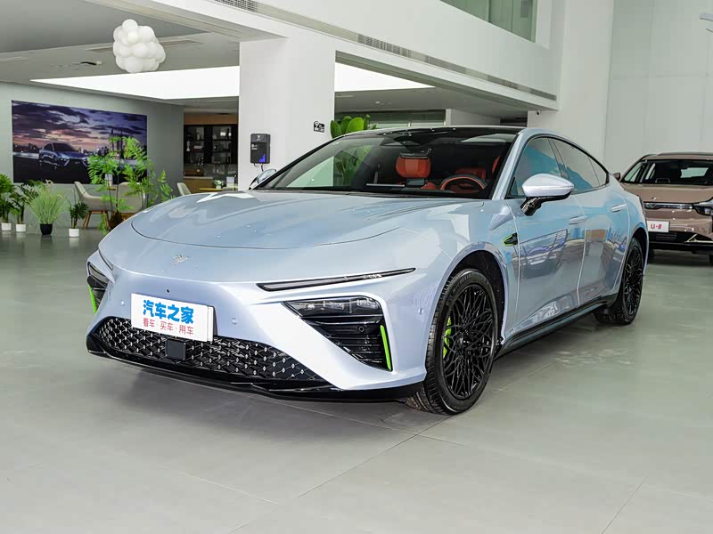 合众汽车 哪吒s 2022款 纯电 650km 四驱耀世版