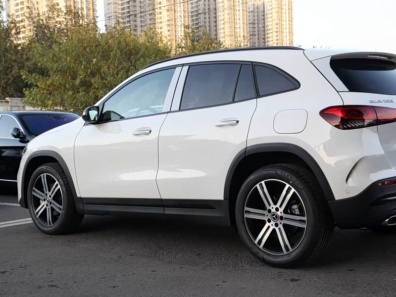 北京奔驰 奔驰gla 2020款 gla 200 4matic 北极白 其它细节