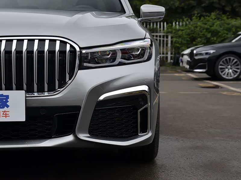 宝马(进口) 宝马7系 2019款 改款 730li m运动套装 冰河银 其它细节