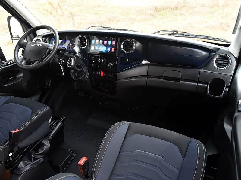 南京依维柯 依维柯欧胜 2021款 3.0t 自动超瑞长轴短悬高顶侧拉门f1c