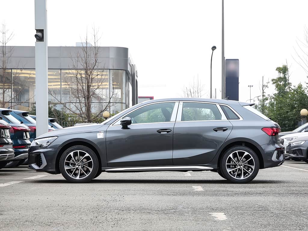 一汽奥迪 奥迪a3 2023款 sportback 35 tfsi 进取运动型