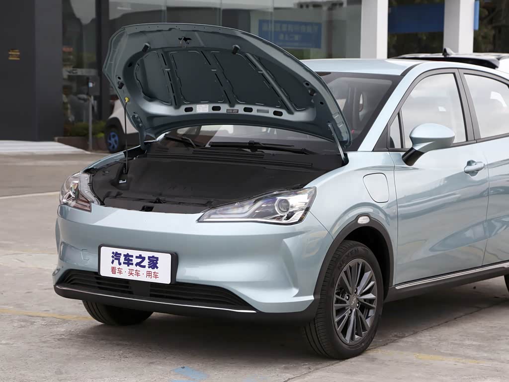 合众汽车 哪吒v 2022款 潮 400 行业定制版