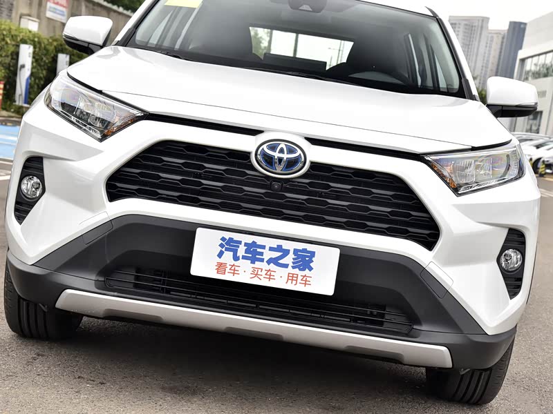 一汽丰田 rav4荣放 2022款 双擎 2.5l e-cvt两驱精英版