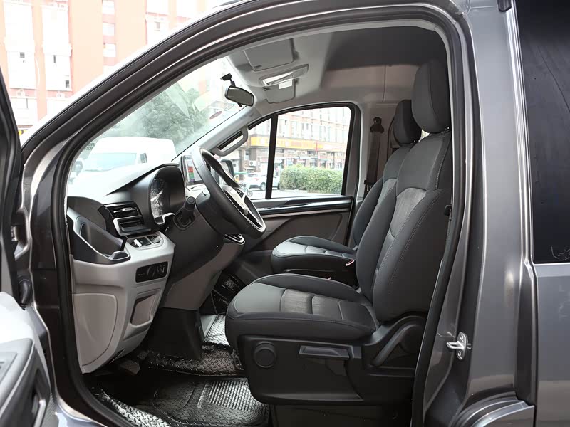 南京依维柯 依维柯聚星 2023款 c33m客货车 2.