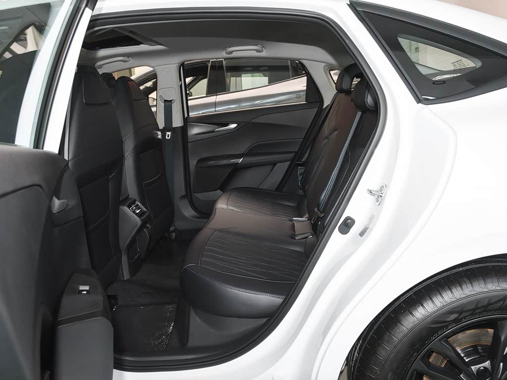 长安汽车 逸达 2023款 蓝鲸ne 1.5t gdi dct尊贵型