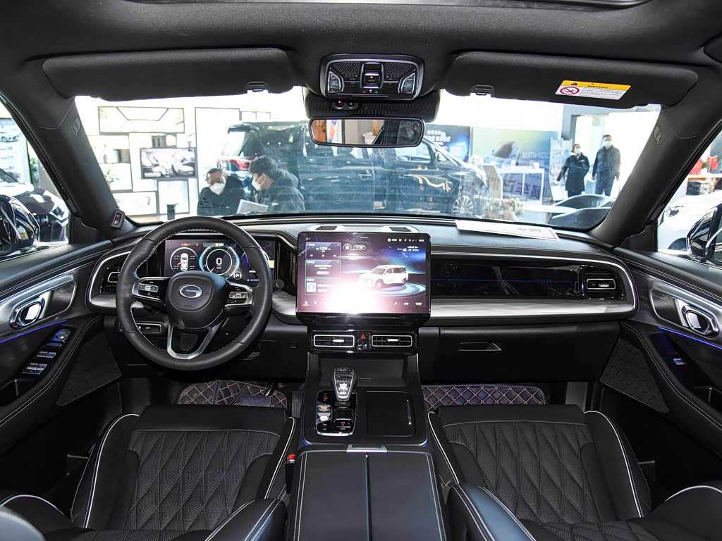 广汽乘用车 传祺gs8 2022款 领航系列 2.0tgdi 两驱尊享版(七座)