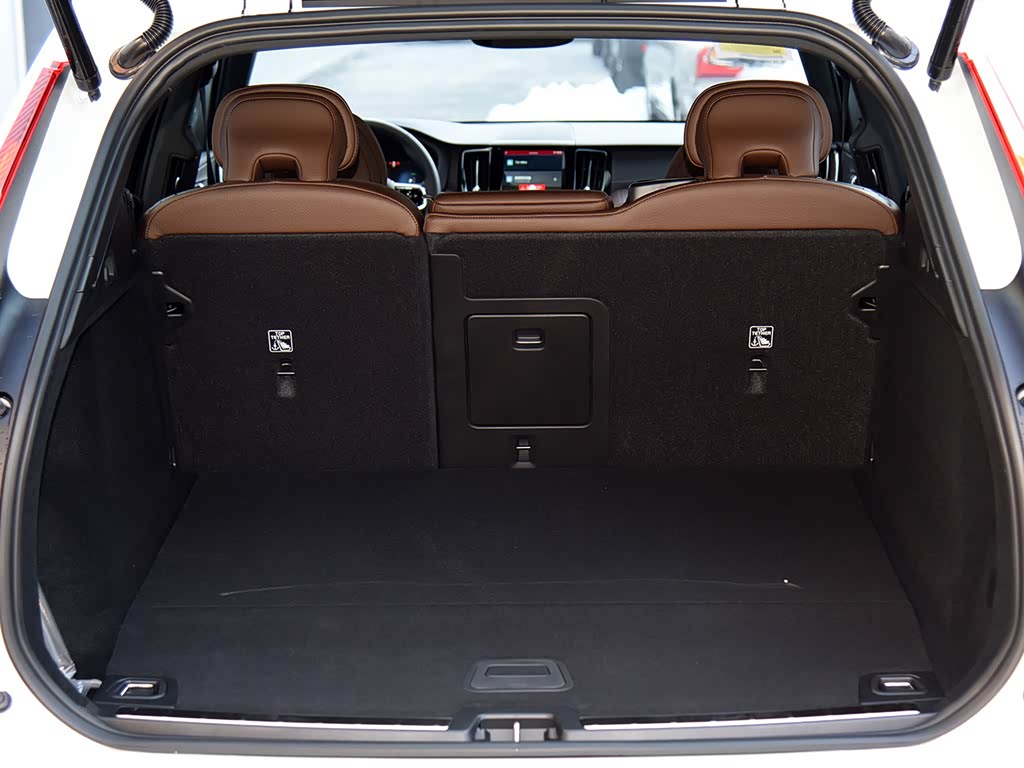 沃尔沃亚太 沃尔沃xc60新能源 2022款 t8 插电混动 长续航四驱智远