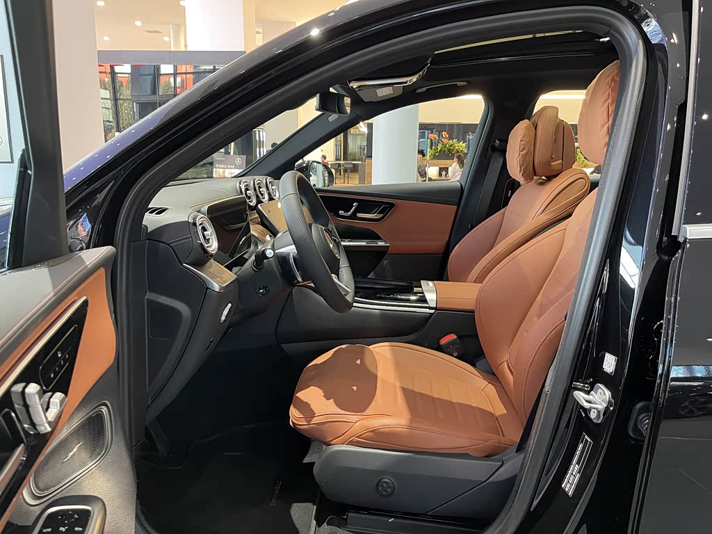 之星奔驰>北京奔驰>奔驰glc>2023款glc300l4matic动感型7座>车厢座椅>