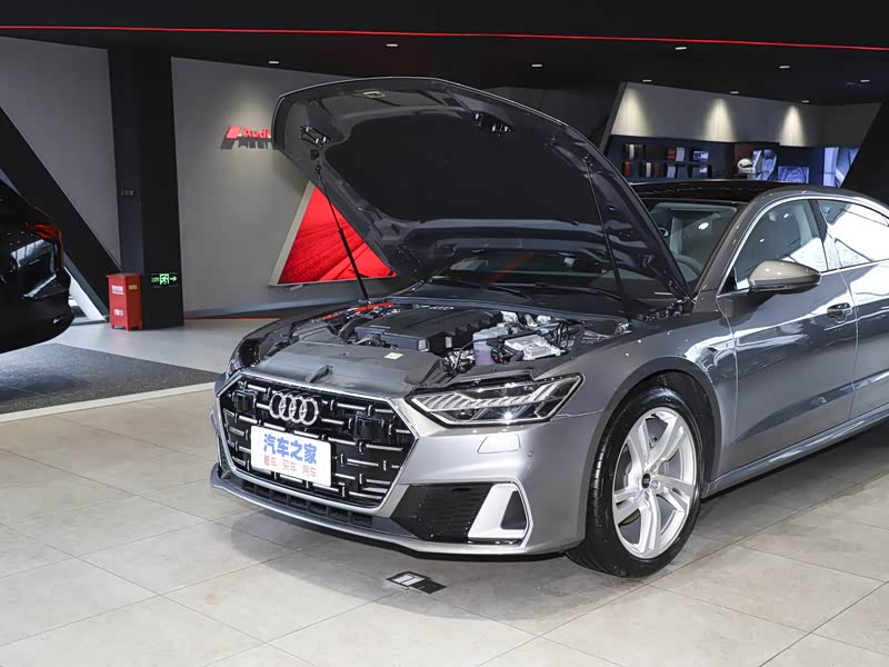 上汽奥迪 奥迪a7l 2022款 45 tfsi s-line 筑梦未来版