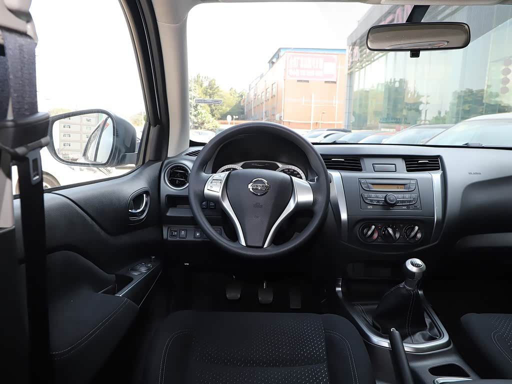 郑州日产 途达 2020款 2.5l xe 手动两驱精英版