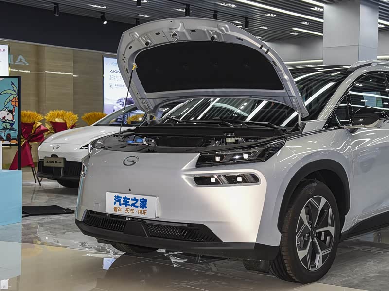 埃安 aion v 2023款 plus 70 智领版 三元锂