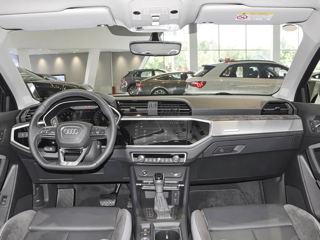 一汽奥迪 奥迪q3 sportback 2023款 40 tfsi 时尚型