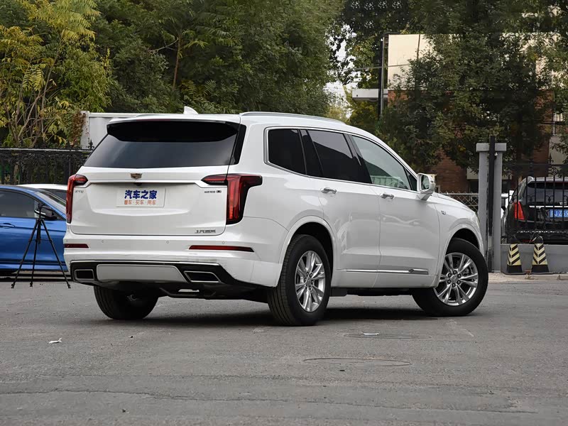 上汽通用凯迪拉克 凯迪拉克xt6 2021款 28t 七座风尚型 钻白 车身外观