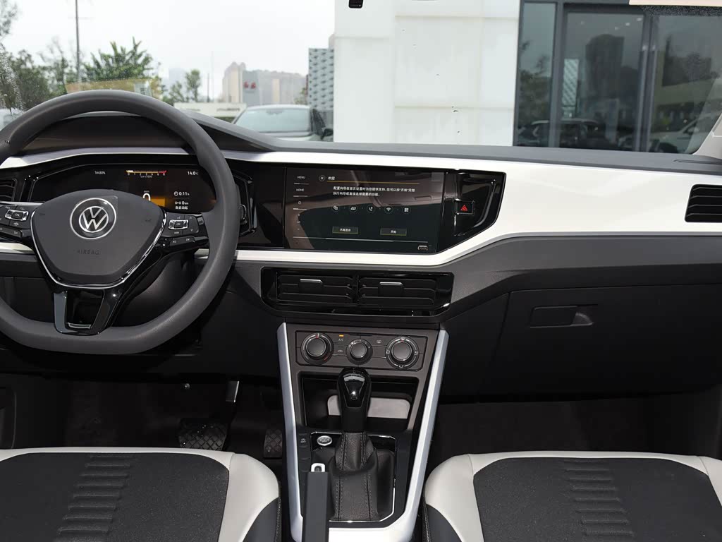 上汽大众 polo 2023款  plus 1.5l 自动炫彩科技版