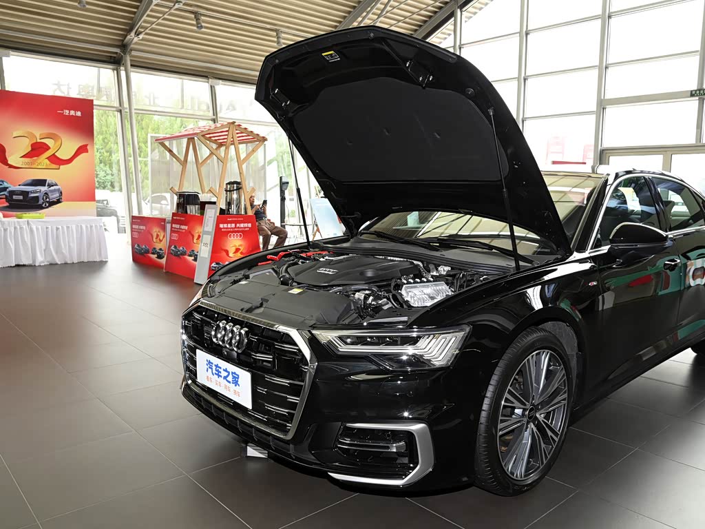 一汽奥迪 奥迪a6l 2023款 改款 55 tfsi quattro 旗舰动感型