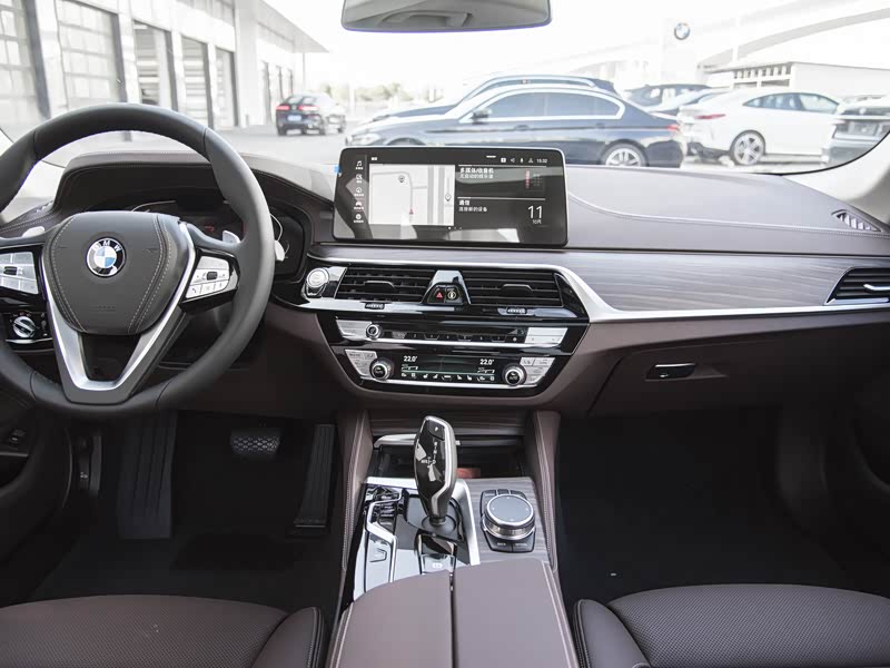 华晨宝马 宝马5系 2022款 改款三 530li 尊享型 豪华套装