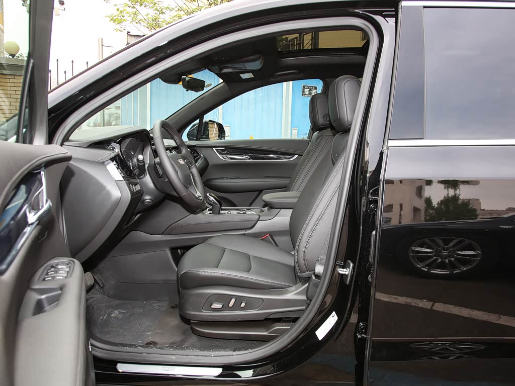 上汽通用凯迪拉克 凯迪拉克xt6 2022款 2.0t 七座四驱豪华型标准版