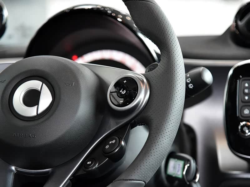 9t 66千瓦耀金特别版 中控方向盘 已经是最后一张,您还可以查看