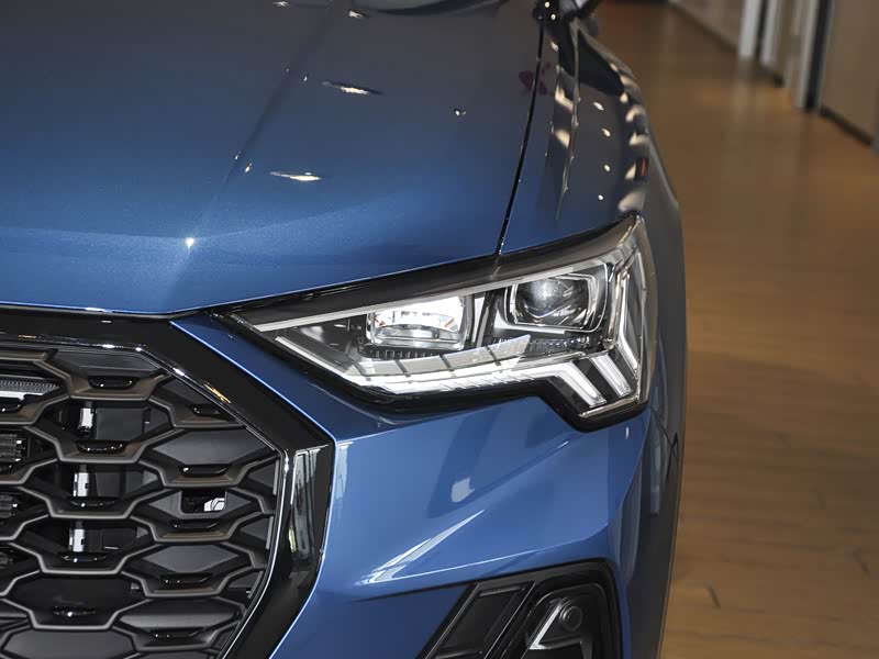 一汽奥迪 奥迪q3 sportback 2023款 40 tfsi 时尚型