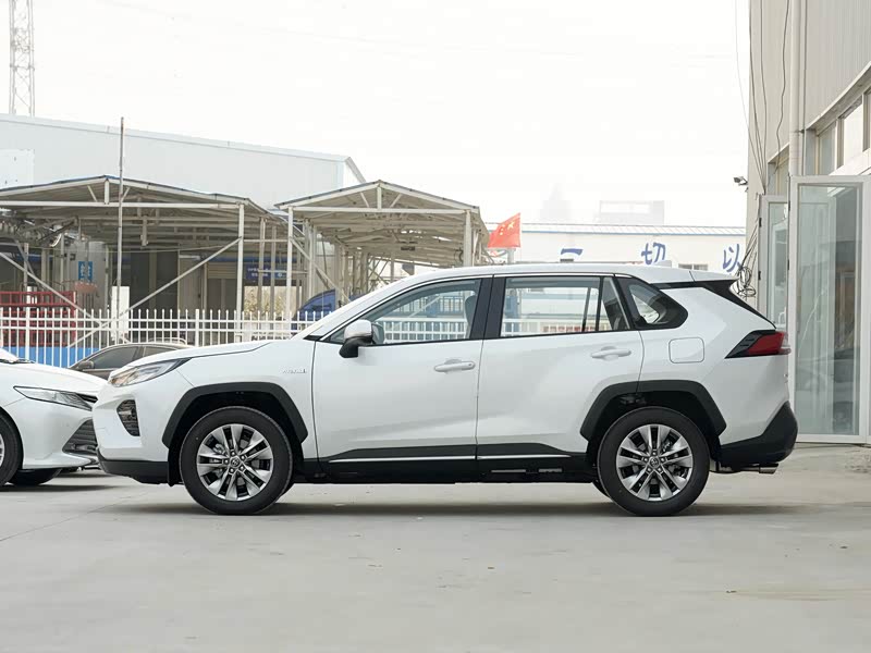 广汽丰田 威兰达 2022款 双擎 2.5l e-cvt四驱豪华plus版