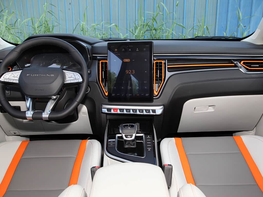 东风风行 风行t5 2022款 马赫版 1.5t dct燃擎款五座