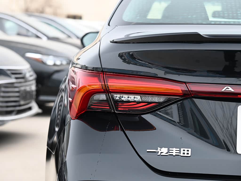 一汽丰田 亚洲龙 2022款 2.5l 豪华版