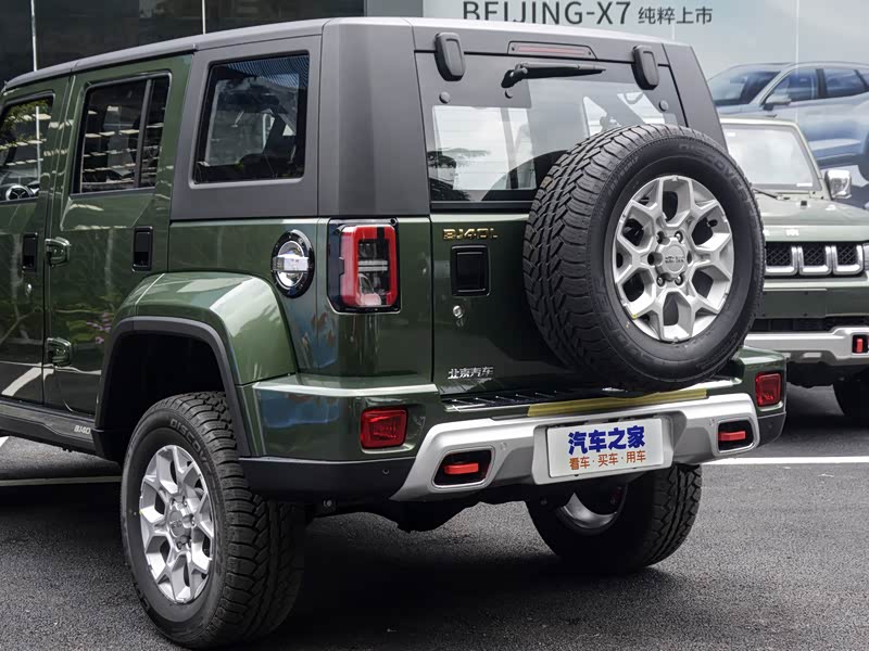 北京越野 北京bj40 2019款 plus 2.3t 手动四驱尊贵版 国vi