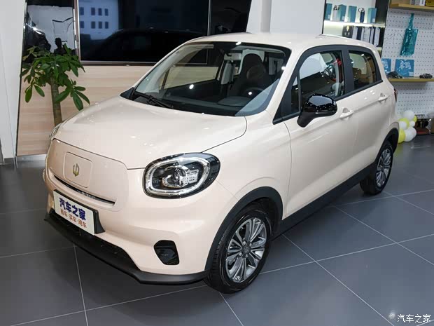 零跑t032023款 403轻享版丽水零跑体验中心银泰店电话:4001560790