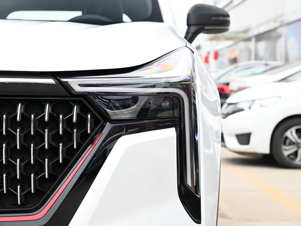 一汽奔腾 奔腾t55 2022款 1.5t 自动卓跃款