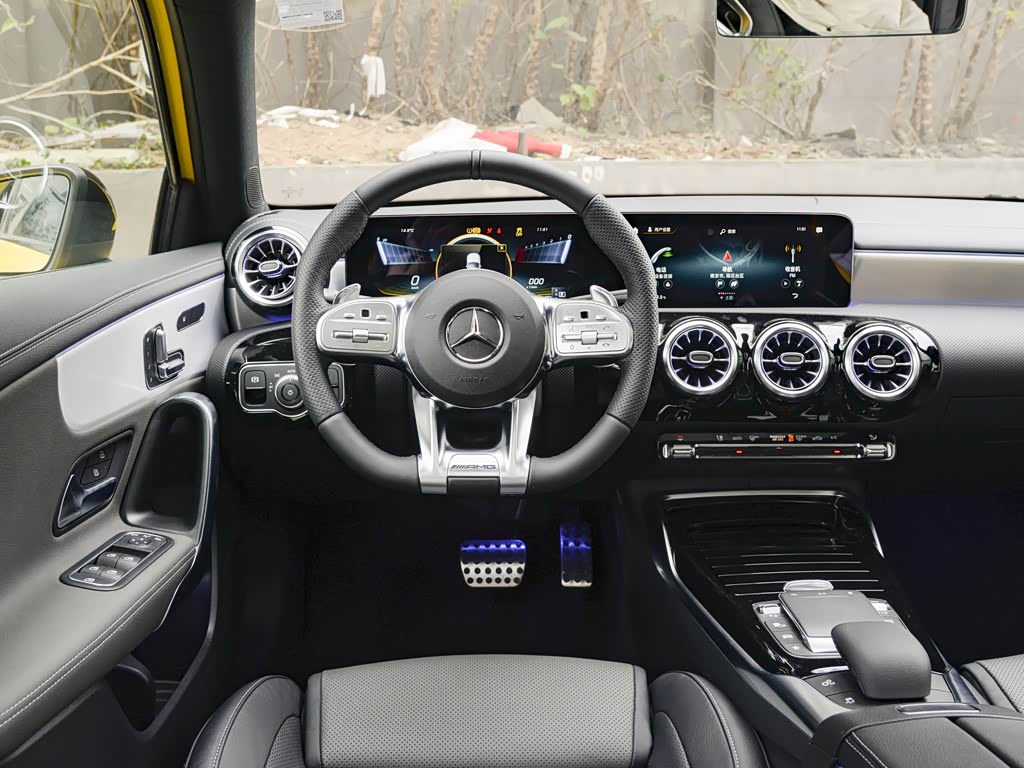 梅赛德斯-amg 奔驰a级amg(进口) 2023款 amg a 35 4matic 灿日特别版