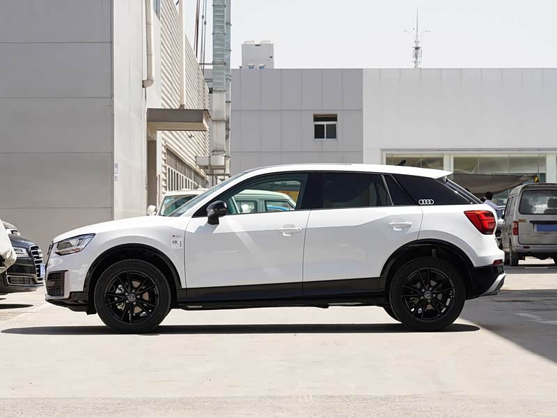 一汽-大众奥迪 奥迪q2l 2020款 35 tfsi 豪华动感型