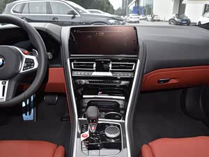 宝马m8正价销售中目前售价2218万元起