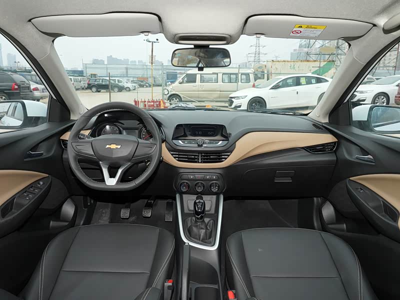 上汽通用雪佛兰 科沃兹 2022款 320 手动欣动版