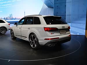 奥迪sq7目前价格稳定售价11698万元起