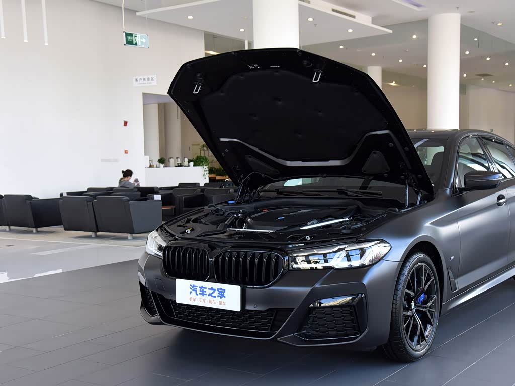 宝马(进口) 宝马5系(进口) 2022款 改款二 540i 风尚版 m运动套装