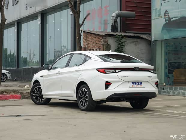 思皓e50a正价销售1689万起可试乘试驾