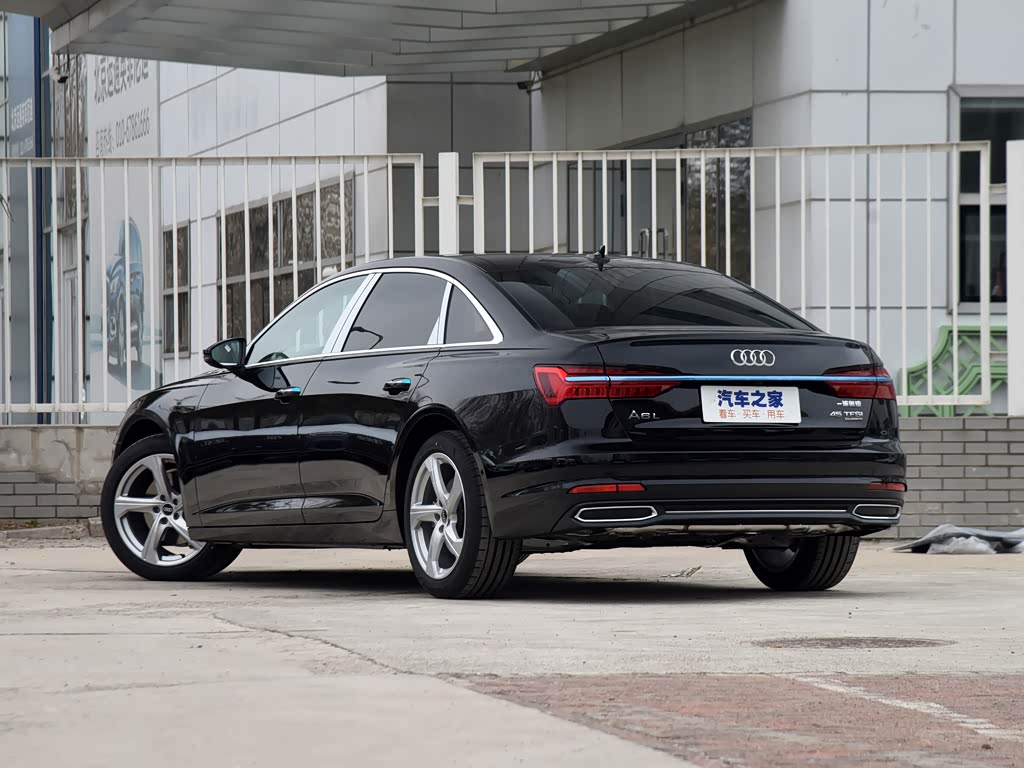 一汽奥迪 奥迪a6l 2022款 45 tfsi quattro 尊享致雅型